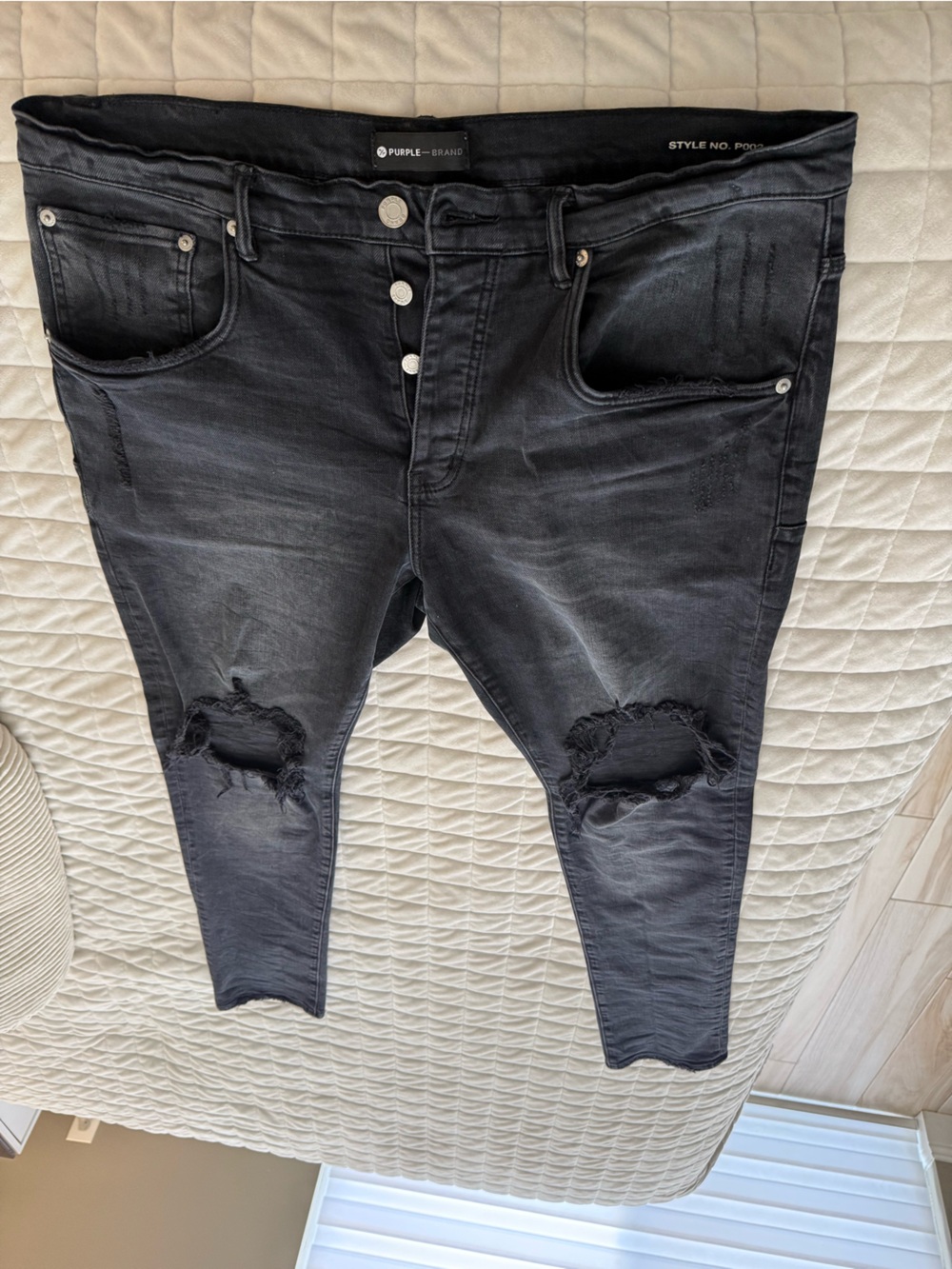 Purple Brand P002 Black Distressed Blowout Jeans Size 36 Faded Ripped Knee